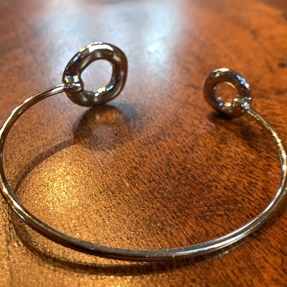 Bracelets - Picture 5 of 7
